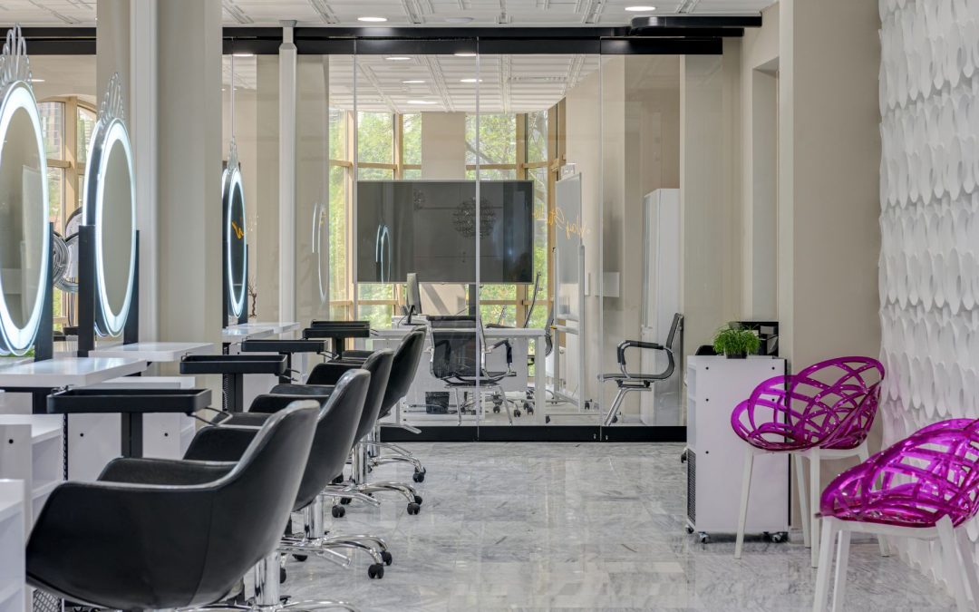 How Cosmetology Students Develop Their Own Professional Style and Personal Brand